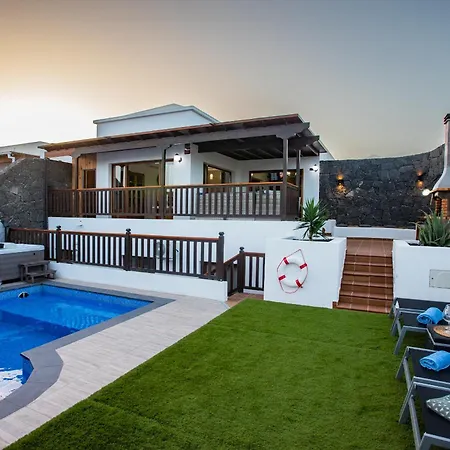 Casa Blanca فيلة بلايا بلانكا